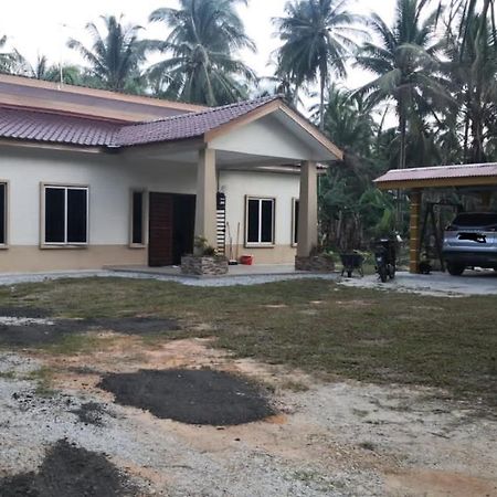 R & R Homestay Tanjung Karang Ngoại thất bức ảnh